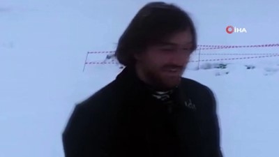dumlu -  Eksi 5 derece soğukta karın içine balıklama atladı Videosu