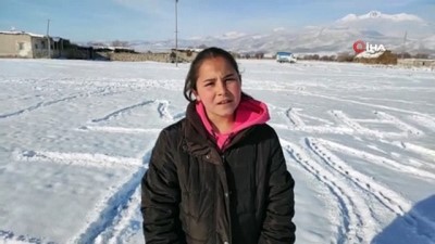 kus cenneti -  Küçük Pınar'ın vatan sevgisi...Gara şehitleri için kar üzerine 'Önce Vatan' yazdı Videosu