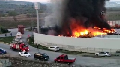 MANİSA - Metal geri dönüşüm fabrikasında yangın (2)