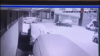  Sultanbeyli'de otomobilde hırsızlık kamerada