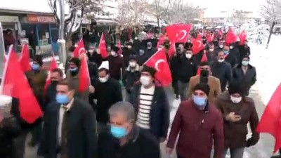 VAN - Gara'da 13 Türk vatandaşının şehit edilmesine tepki gösterildi