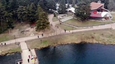 gine -  Gölcük Tabiat Parkı, güzel havayı fırsat bilen tatilcilerle doldu Videosu