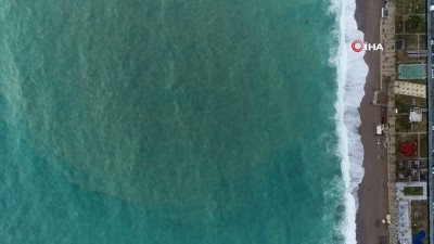 yagisli hava -  Konyaaltı Sahili 3 renge büründü Videosu