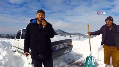 kar yigini -  Ailesine yardım için gittiği yaylada mahsur kaldı Videosu