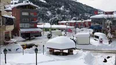 kar yagisi -  Kar ilçede çatıları çökertti Videosu