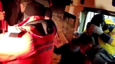 paletli arac - KASTAMONU - Yolu kardan kapanan köydeki hasta için ekipler seferber oldu Videosu