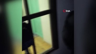 kiraathane -  Kısıtlamada ceza yememek için çatıya saklandılar Videosu