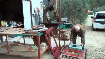 ormanli -  Pandemi döneminde canı sıkılan emekli polis, evinin bahçesini atölyeye çevirdi Videosu