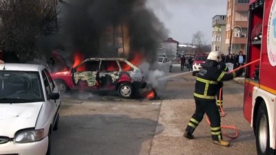 TEKİRDAĞ - Park halindeki araç yandı