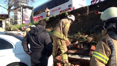 opel -  Beşiktaş’ta istinat duvarı çöktü: 3 araç hasar gördü Videosu