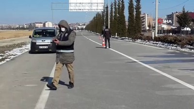  Uygulama yapan polisleri görüp geri geri giden araçlara ceza