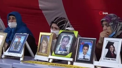 oturma eylemi -  - HDP önündeki ailelerin evlat nöbeti kararlılığı Videosu