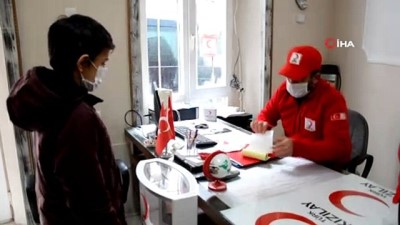 deprem -  Biriktirdiği harçlıkları Kızılay’a bağışladı Videosu