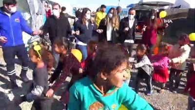 sosyal hizmetler -  Çadırların arasından çocuk kahkahaları yükseldi Videosu