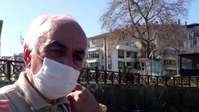 vatandaslik - DÜZCE - Sahillerdeki atıkları temizleyen emekli öğretmen duyarlılık örneği sergiliyor Videosu