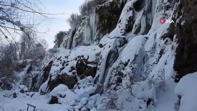 buz sarkitlari -  Girlevik Şelalesi 'buz dağı' gibi Videosu