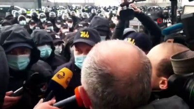 tutuklama karari -  - Gürcistan'da ana muhalefet partisinin başkanı tutuklandı Videosu