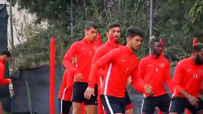 transfer donemi - HATAY - Hatayspor Teknik Direktörü Ömer Erdoğan, golcü Boupendza'nın performansından memnun Videosu