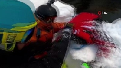 paletli ambulans -  - Rusya’da kayak yapan genç 8 metrelik kuyuya düştü Videosu
