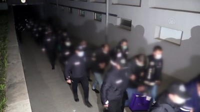 rusvet operasyonu - Adana merkezli dolandırıcılık ve rüşvet operasyonunda yakalanan 46 zanlıdan 18'i tutuklandı Videosu
