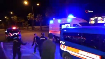 kirmizi isik -  Antalya'da kaza sonrası dehşete düşüren görüntüler... Polis ve jandarma ayıramadı, çocuğu kendine kalkan olarak kullandı Videosu