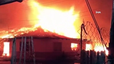 patlama sesi -  Antalya'da müstakil ev alev alev yandı Videosu