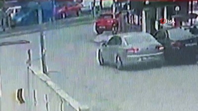 luks otomobil -  Esenyurt'ta polisle hırsız arasında filmleri aratmayacak kovalamaca kamerada Videosu