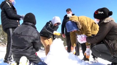 zihinsel engelli cocuklar -  Mersin'de özel çocuklara kar sürprizi Videosu