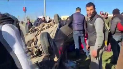 tofas -  Nizip'te trafik kazası: 3 yaralı Videosu