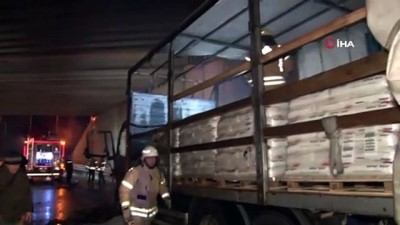 kimyasal maddeler -  Kuzey Marmara Otoyolunda kimyasal yüklü kamyon alev alev yandı Videosu