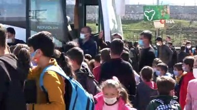  Şırnak’ta köy çocukları 'motivasyon otobüsü' ile stres attı