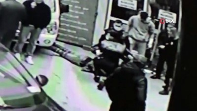  Beşiktaş’ta nefes kesen kovalamaca: Polisten kaçan şüpheliye vatandaştan darp kamerada