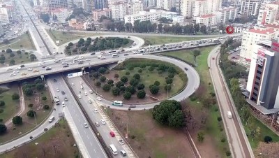 mahsur kaldi -  Dün onlarca aracın suya gömüldüğü o kavşak eski haline döndü Videosu