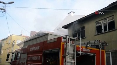  Eskişehir'de sobadan çıkan yangında 2 çocuk yaralandı