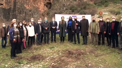  Milli sporcu Özbay adına 'Dokuz Eylül' kayalıkları tırmanışı
