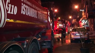 yangina mudahale -  Beyoğlu’nda yangın çıkan evde mahsur kalan yaşlı kadın son anda kurtarıldı Videosu