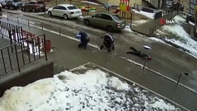bebek -  - Rusya’da balkondan bakan kişi 5 aylık bebeğin üzerine düştü: 2 ölü Videosu