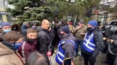 yayin yasagi -  - Ukrayna’da Rus yanlısı televizyon kanalının kapatılması için protesto Videosu