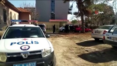dur ihtari -  Polisten kaçmaya çalışan şüpheli kıskıvrak yakalandı Videosu
