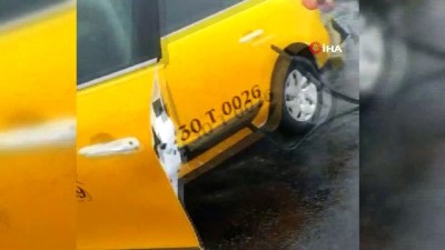 jandarma -  Taksiyle hafif ticari araç çarpıştı: 3 ölü, 7 yaralı Videosu