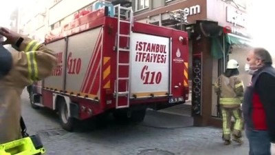  Beşiktaş'ta yangın: Sokak duman altında kaldı