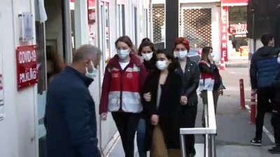  Kadıköy’de gözaltına alınan HDP’liler sağlık kontrolünden geçirildi