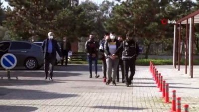 sigorta policesi -  Yabancılara sahte evraklarla ikamet izni aldıran 3 kişi yakalandı Videosu