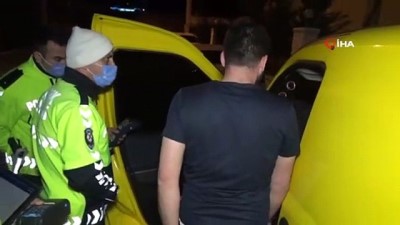 trafik guvenligi -  Kısıtlamada kaçarken arabası dağıldı, hesabını polisten sordu...'Bu arabayı dağıtmanın anlamı var mıydı?' Videosu