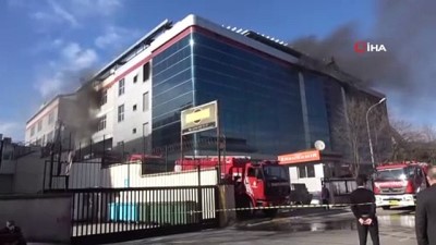 sunger fabrikasi -  - Ümraniye'de fabrikada korkutan yangın Videosu