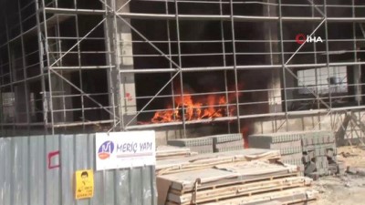 ikitelli -  - Başakşehir’de korkutan yangın Videosu