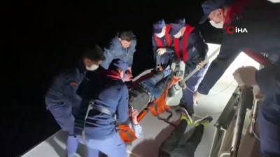  Anamur'da kayalara çarpan mülteci botundaki 13 kişi yaralandı