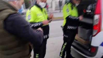 trafik polisi -  Fazla yolcu taşıyan minibüs şoförüne trafik polisi şoku Videosu
