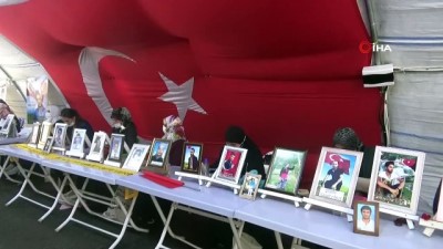 belediye baskanligi -  HDP önündeki ailelerden PKK’lı Demirtaş’a tepki Videosu