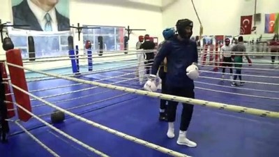 KASTAMONU - Milli boksör Tuğrulhan Erdemir, 14 altın madalyanın ardından gözünü olimpiyatlara çevirdi